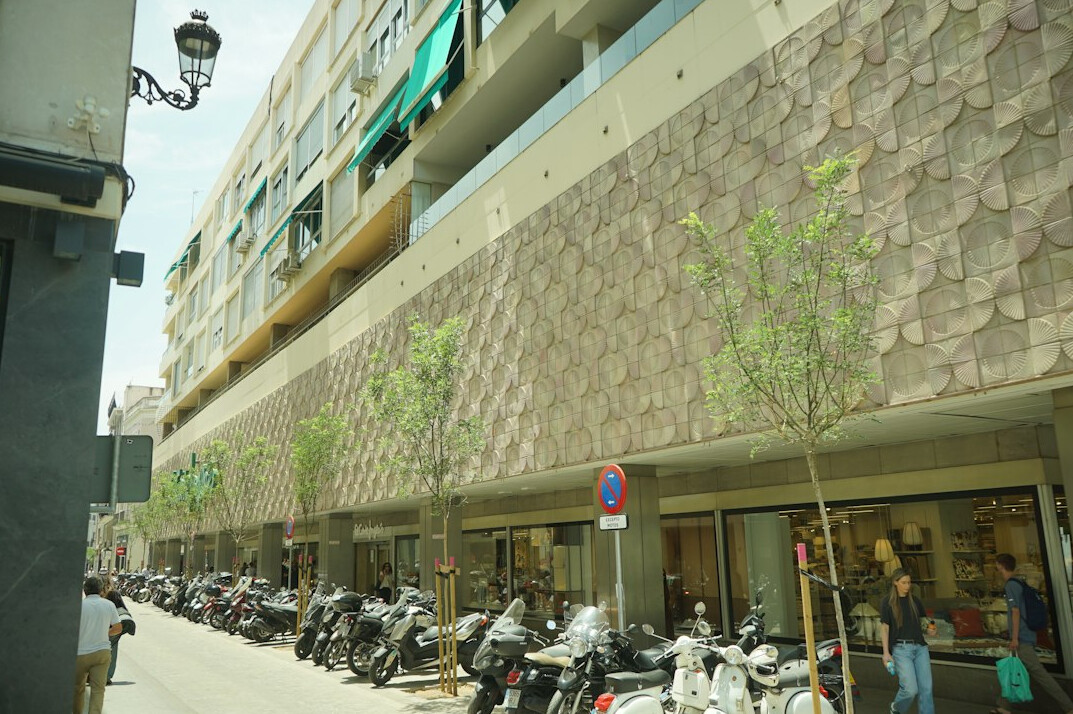 spanish shopping mall exterior