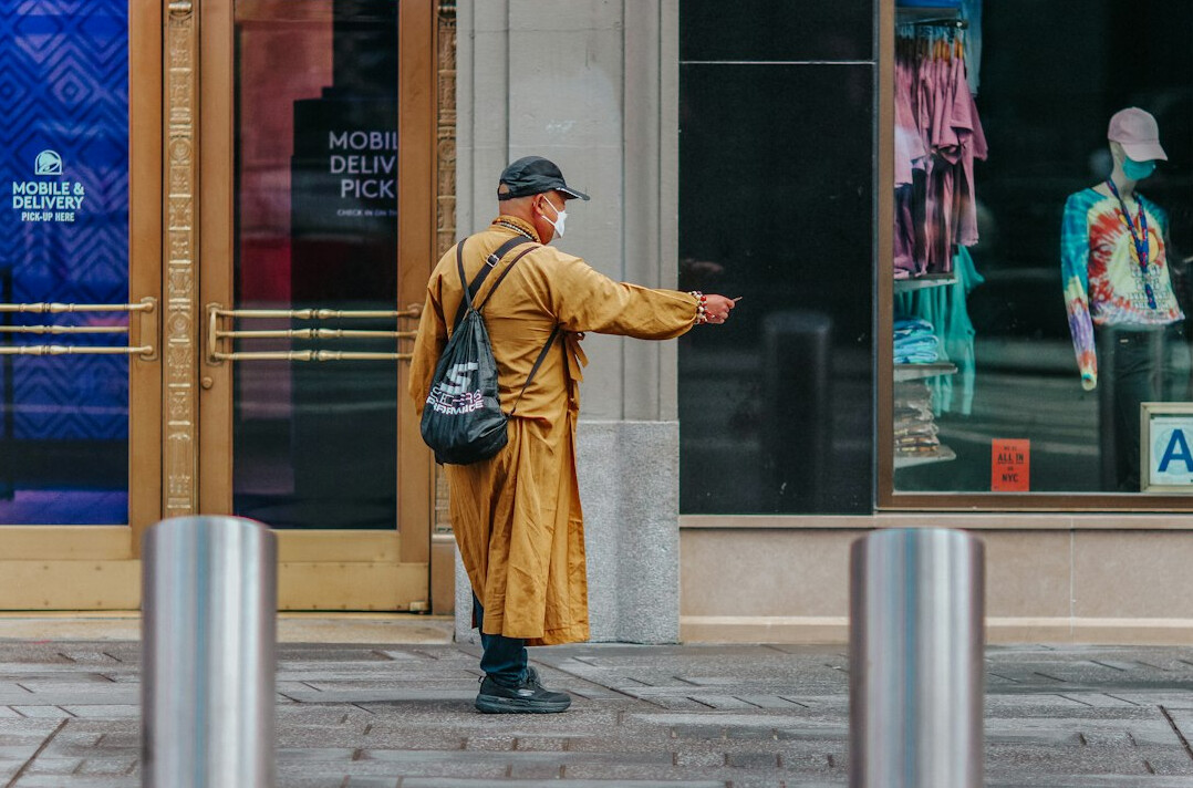 mall security guard checking store