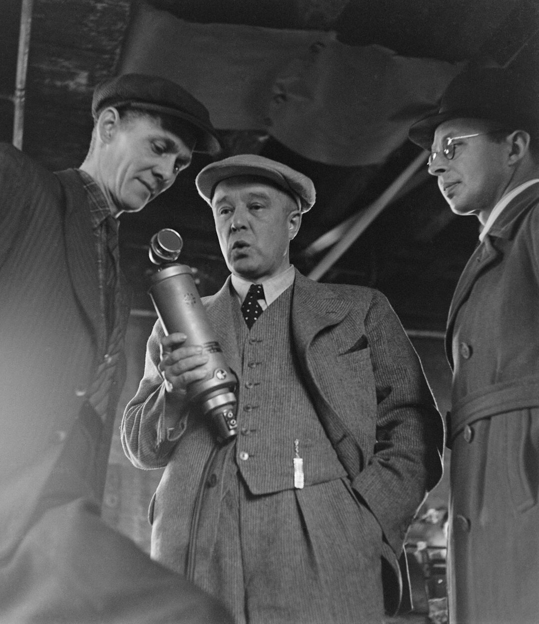 detective interviewing suspect